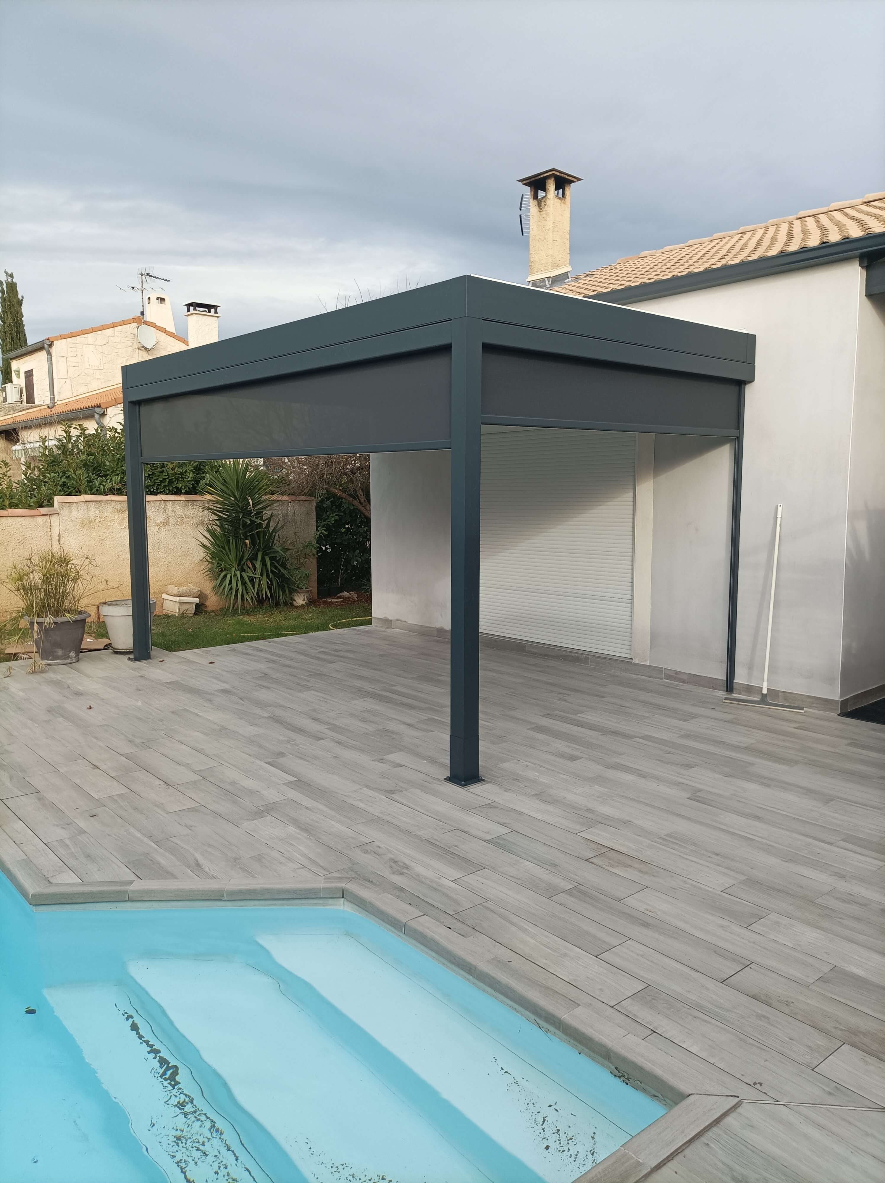 Pergola bioclimatique PAROS adossée